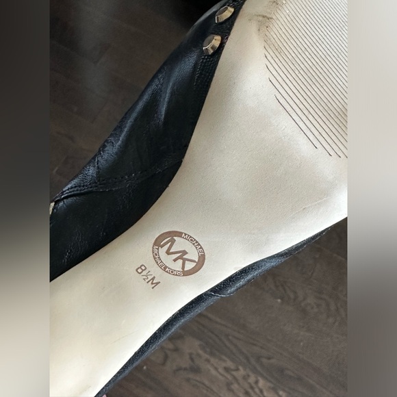 Michael Kors Leather Heel Heel Boots with Studs 🖤 - Picture 3 of 10